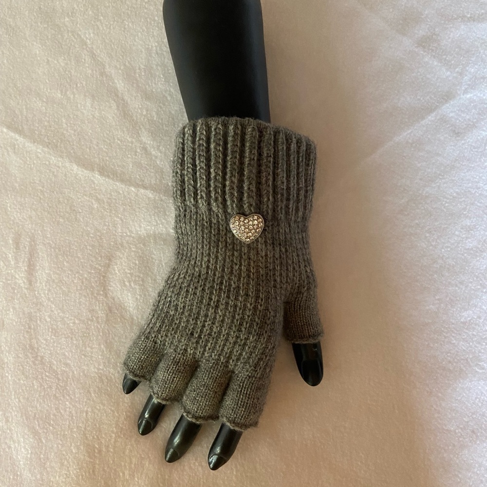 Pave Sparkling Heart Fingerless Gloves